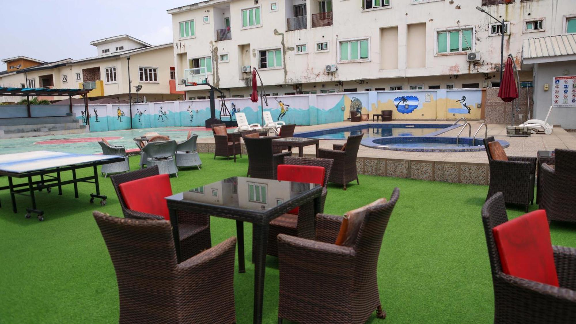 Bol Lodge And Apartment Lagos Exterior photo